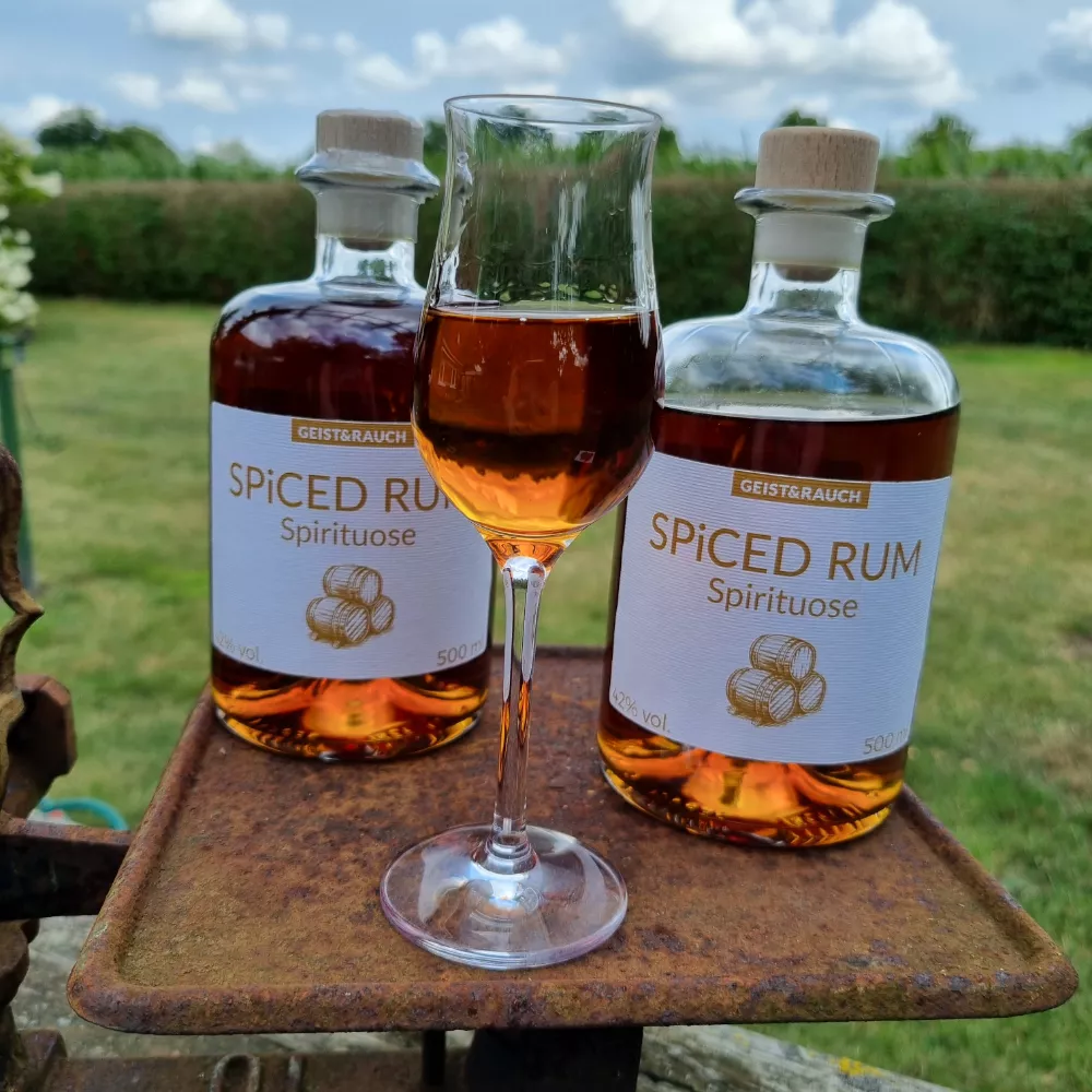 Der Spiced Rum aus der Weißen Reihe von GEIST&RAUCH
