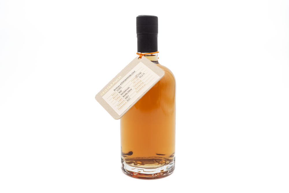 Brittas KÖRSBÄRSBLOM Schwedischer Kirschfass-Whisky – rauchig, wild, eigensinnig.
