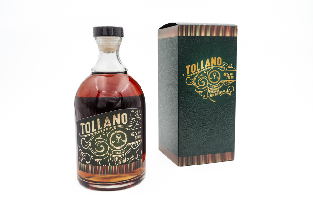 TOLLANO Rumspirituose mit Cassis - Frucht. Wärme. Rauch.