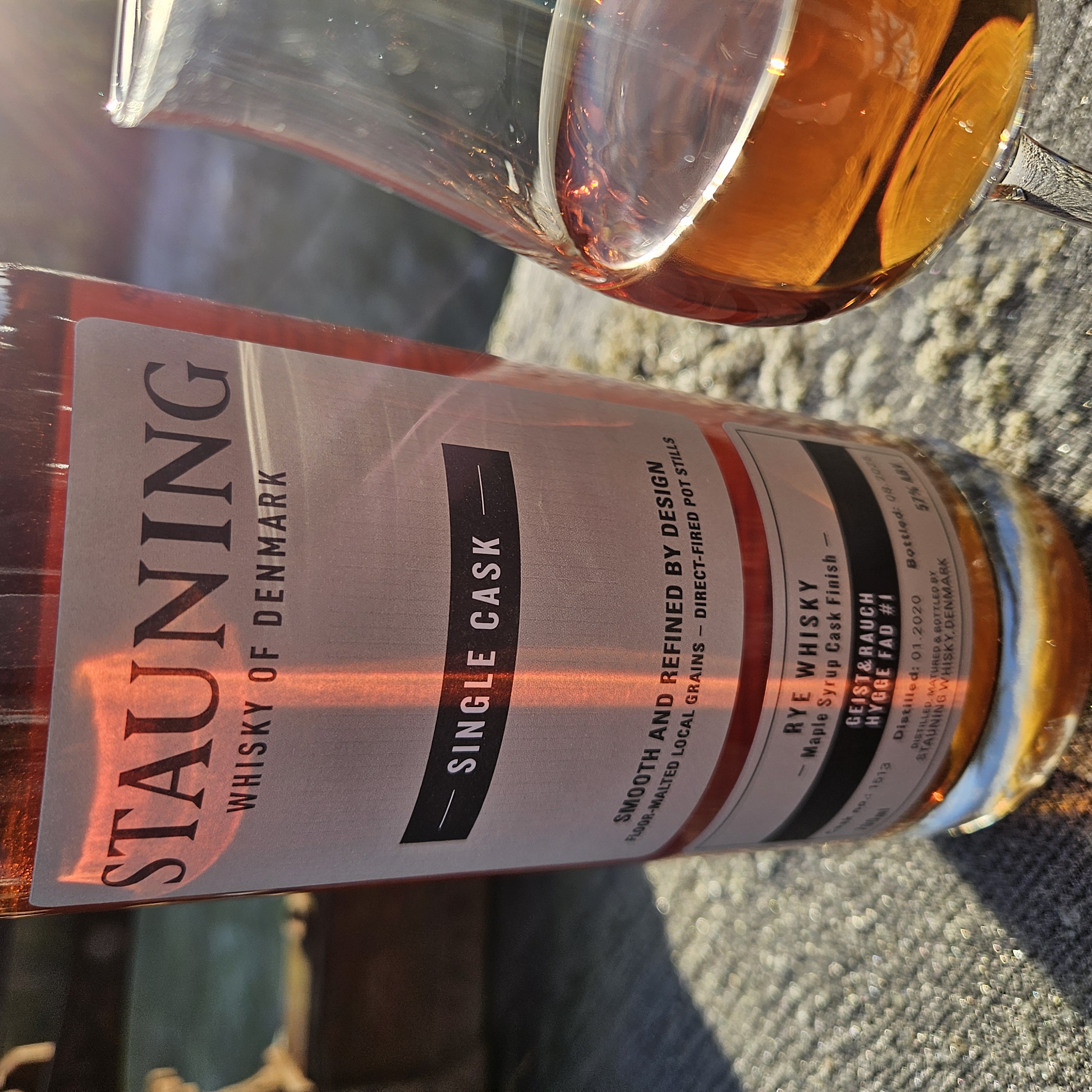 HYGGE Fad #1 – limitiert, naturbelassen und exklusiv bei GEIST&RAUCH.
