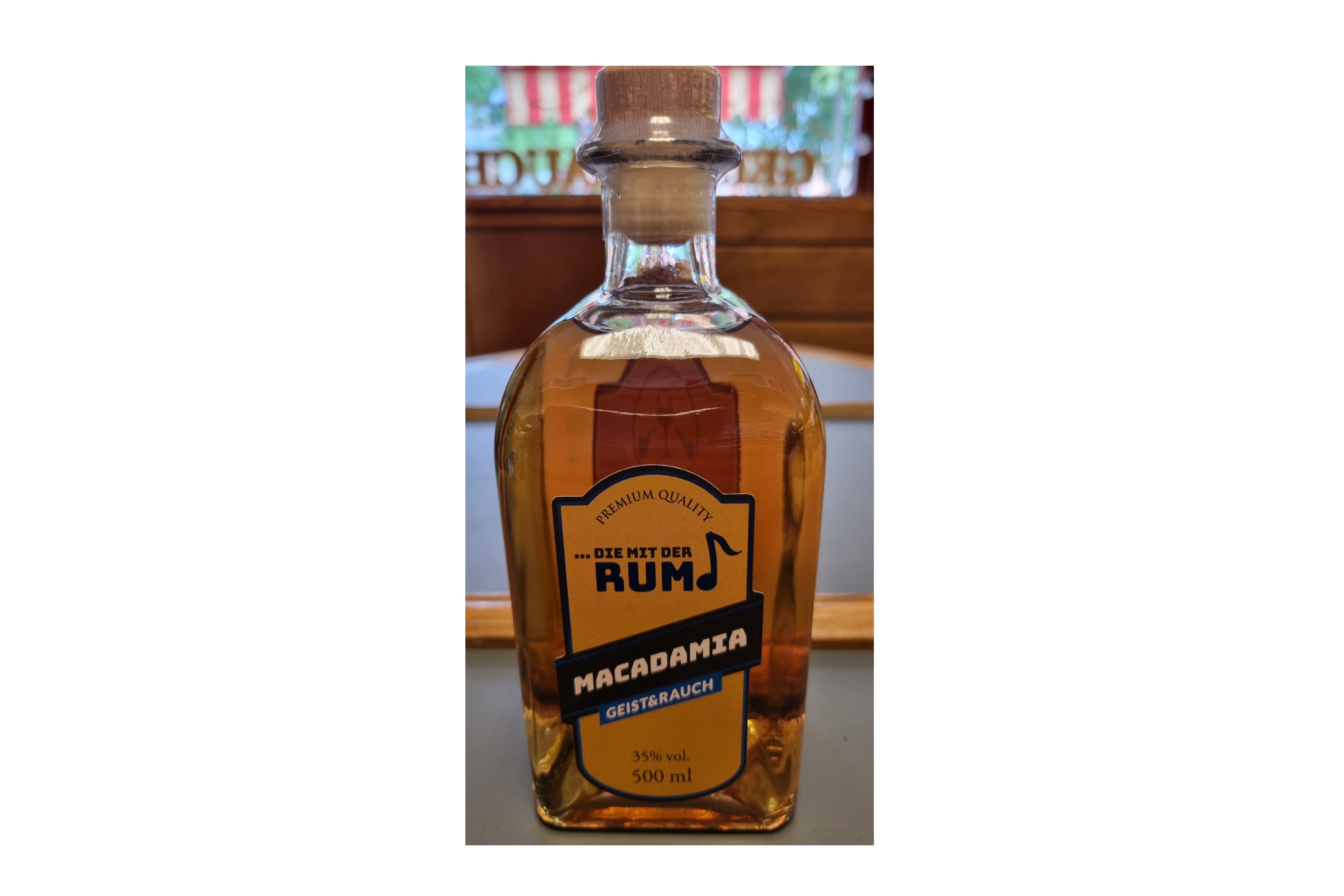 Macadamialikör mit Rumnote bei GEIST&RAUCH